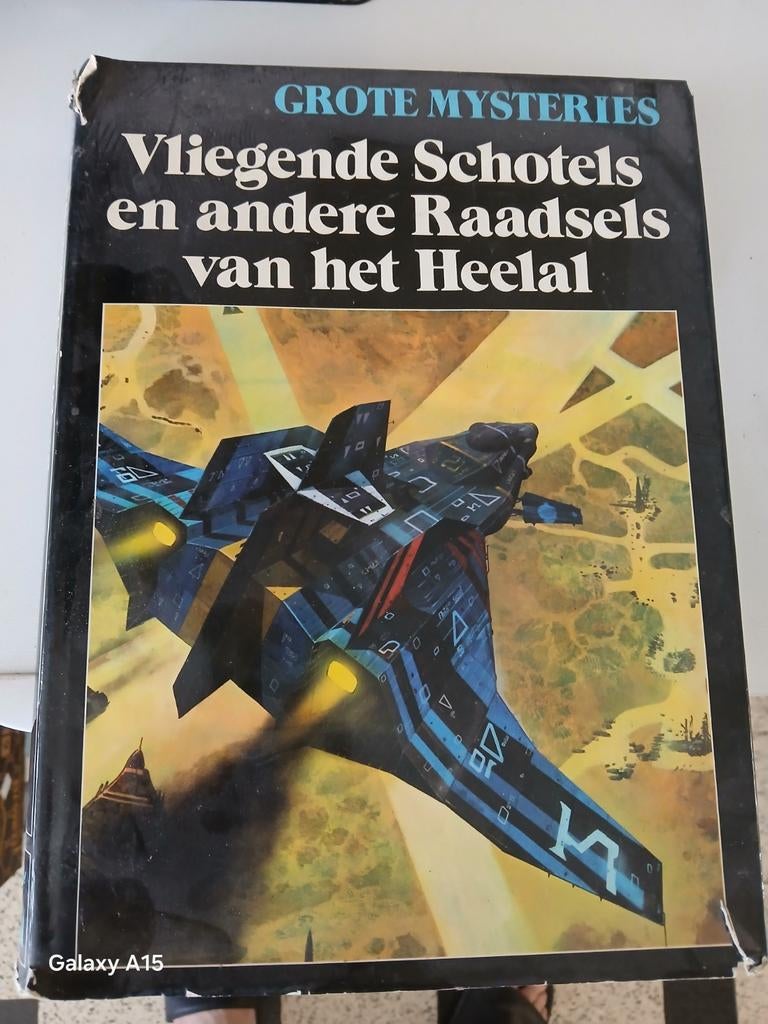 Grote mysteries vliegende schotels en andere raafsels, Boeken, Ophalen of Verzenden, Gelezen