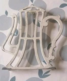 1 dessous de plat ou sous-plat émaillé, blanc, Enlèvement ou Envoi, Utilisé