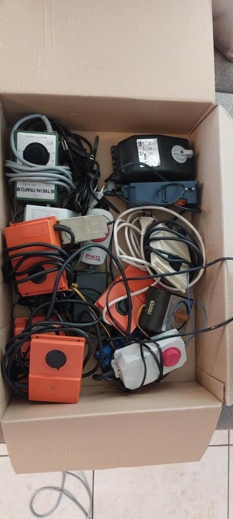 Ruime keuze verschillende transfo's, Hobby en Vrije tijd, Overige merken, Transformator of Voeding, Gebruikt, Gelijkstroom