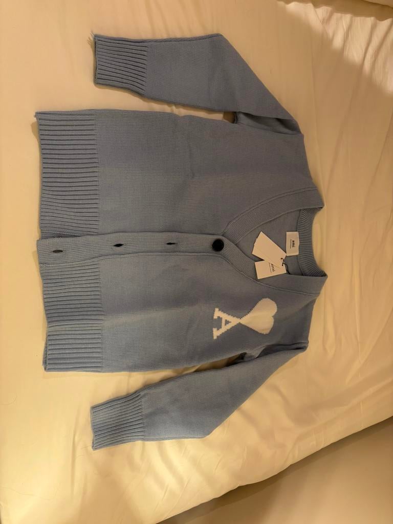 Cardigan Ami Paris bleu clair taille M neuf, Vêtements | Hommes, Enlèvement ou Envoi, Neuf, Autres tailles, Bleu