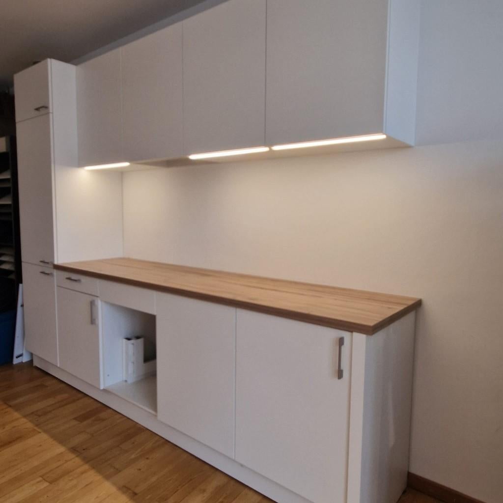 CUISINE EXPO ETAT NEUF, Huis en Inrichting, Keuken | Complete keukens, Ophalen, Enkelwandige keuken, Zo goed als nieuw, Crème