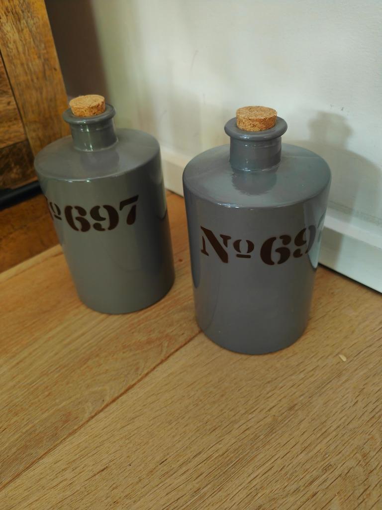 Vases de décoration, gris, pierre, hauteur 16 cm, 2 pièces N, Maison & Meubles, Enlèvement ou Envoi, Comme neuf, Autres couleurs