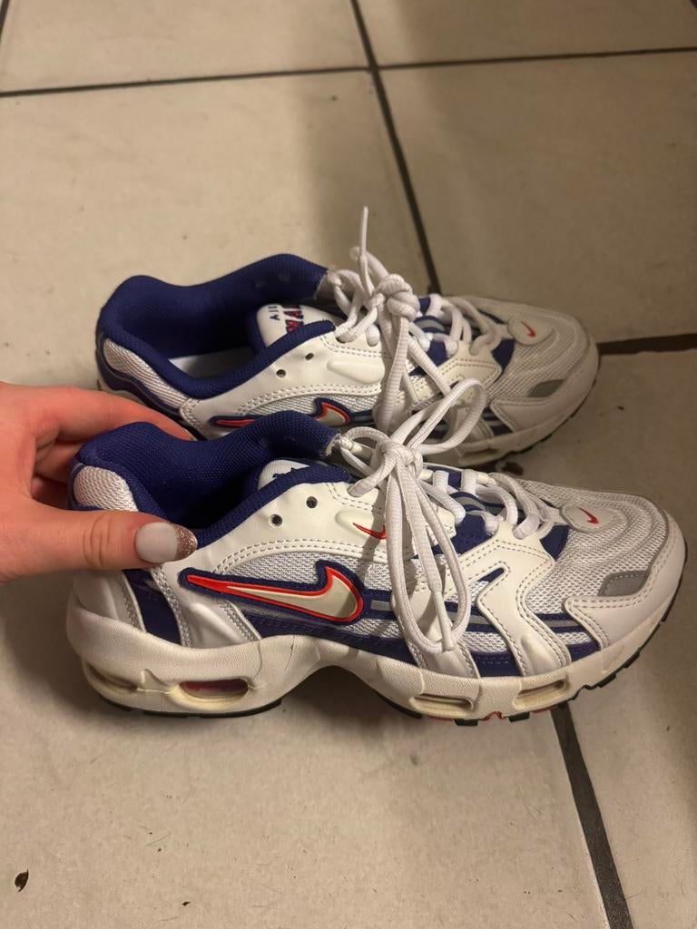 Nike schoenen, Sport en Fitness, Volleybal, Ophalen, Zo goed als nieuw, Schoenen