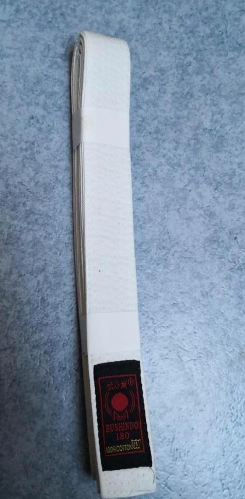 nieuwe witte gordel gevechtssporten, Sport en Fitness, Vechtsporten en Zelfverdediging, Ophalen of Verzenden, Nieuw, Vechtsportkleding