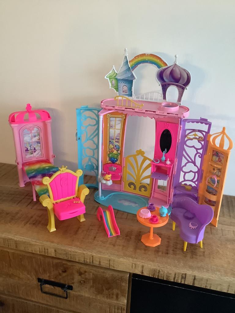 Barbie dreamtopia draagbaar kasteel, Kinderen en Baby's, Ophalen, Zo goed als nieuw, Accessoires