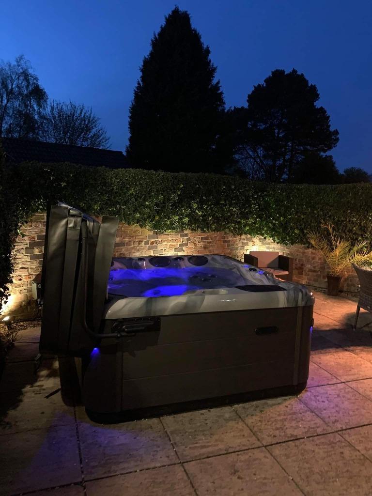 jacuzzi  neuf pas cher REMISE jq'a 45% livraison immédiate, Jardin & Terrasse, Enlèvement, Neuf
