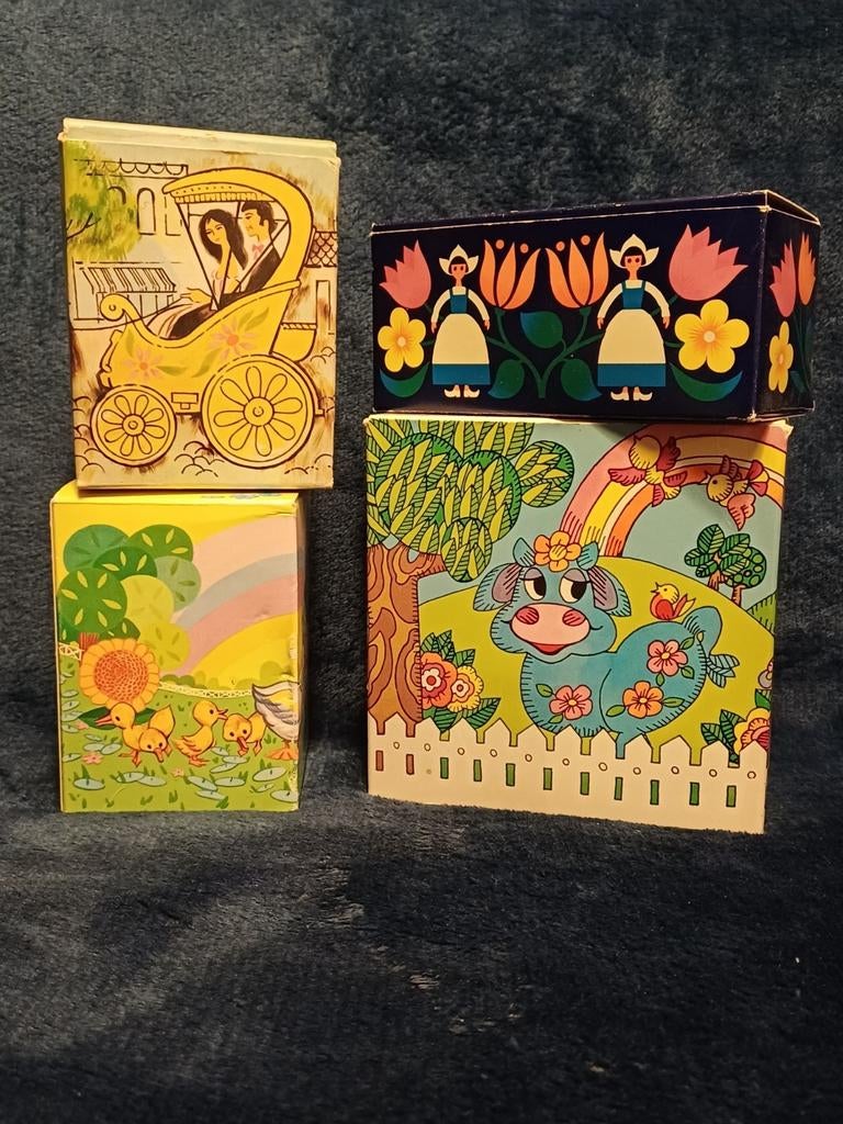 Leuk lotje van 4 zeepjes in vintage verpakking, Ophalen of Verzenden