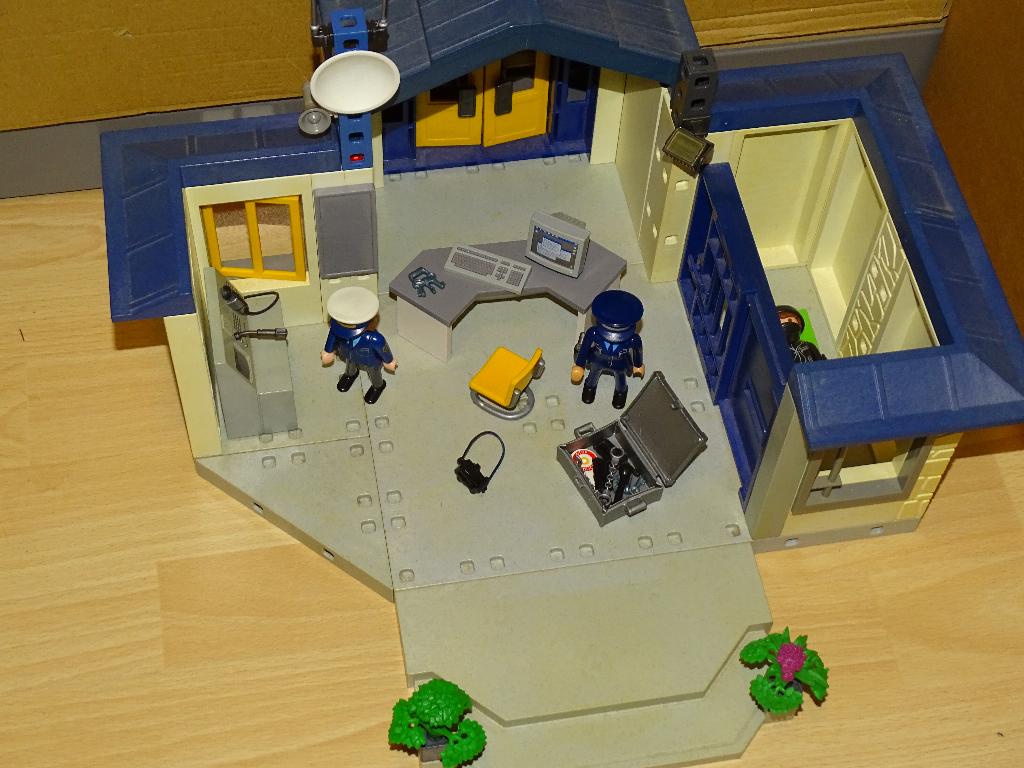 Playmobil politiebureau (3), Kinderen en Baby's, Speelgoed | Playmobil, Ophalen of Verzenden, Gebruikt