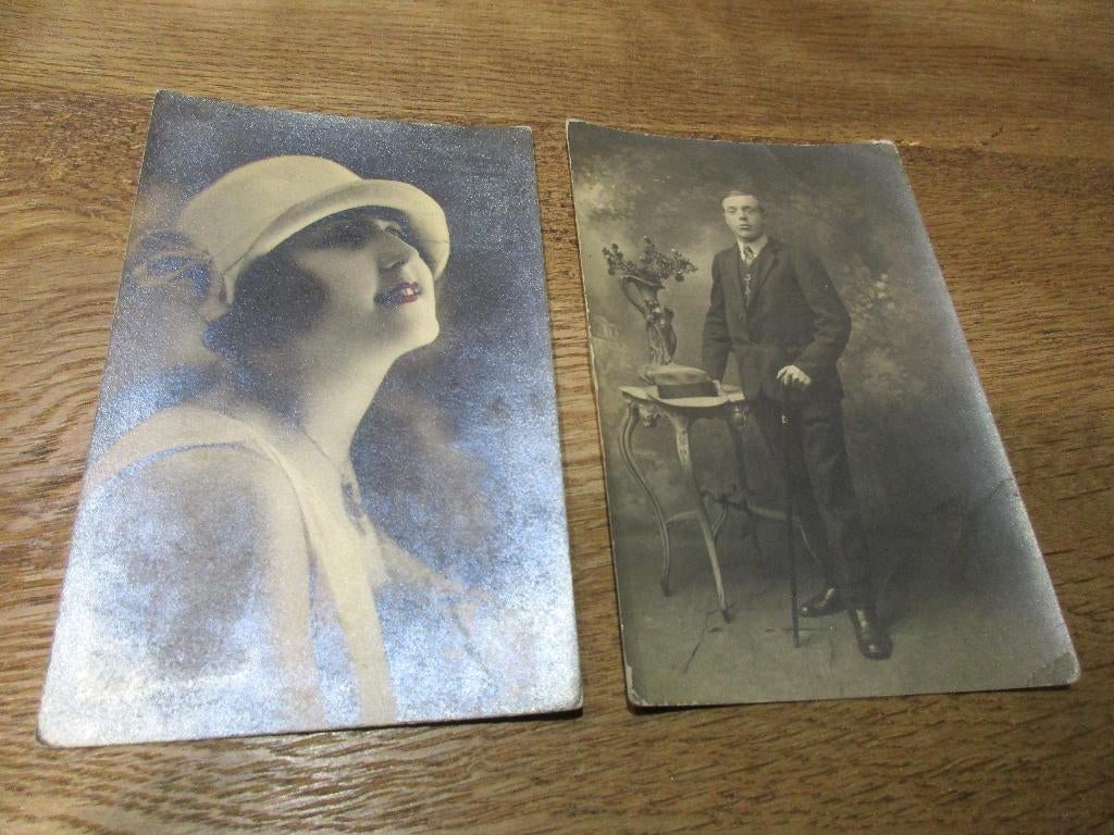 2 OUDE FOTOKAARTEN MAN VROUW, Verzamelen, Foto's en Prenten, Ophalen of Verzenden, Gebruikt, Overige onderwerpen, Foto