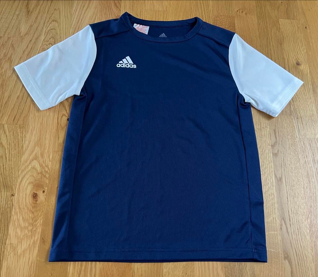 T-shirt sport Adidas t.140, Enfants & Bébés, Vêtements enfant | Taille 140, Adidas, Garçon ou Fille, Enlèvement ou Envoi, Comme neuf