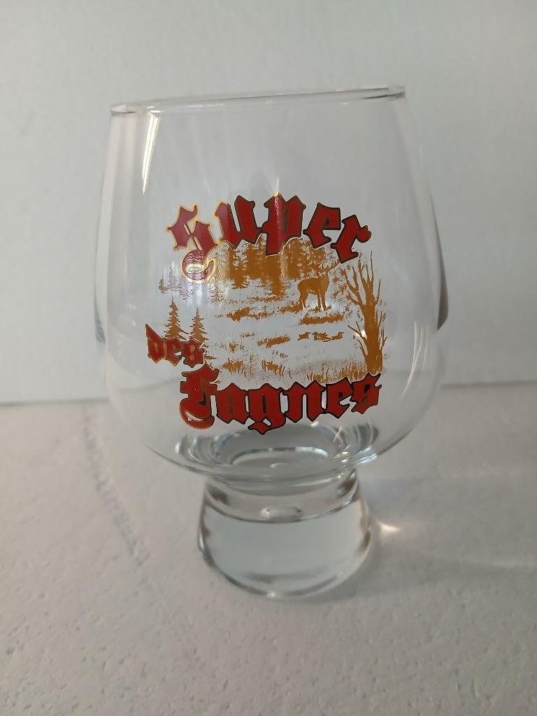 Ancien verre sur pied SUPER DES FAGNES en parfait état, Collections, Marques de bière, Comme neuf, Verre ou Verres, Autres marques