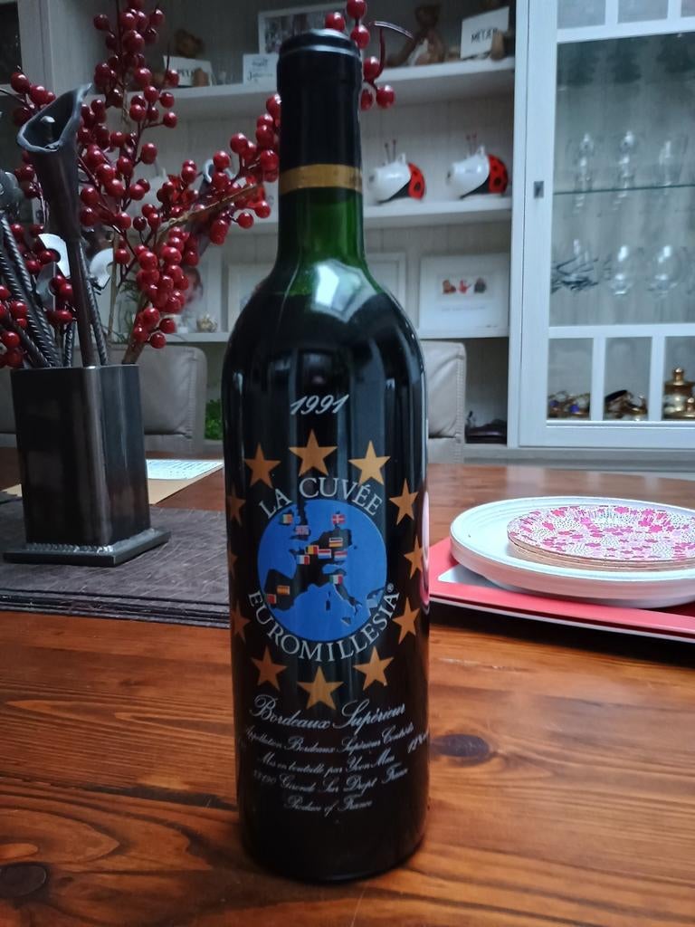 Rare bouteille de vin de Bordeaux « la cuvée euromillesia », Enlèvement ou Envoi