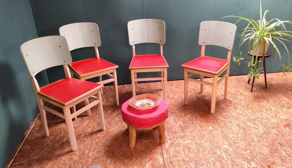 Retro.vintage keukenstoelen, Ophalen
