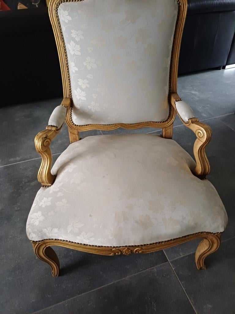 Fauteuil style Louis xv, Enlèvement