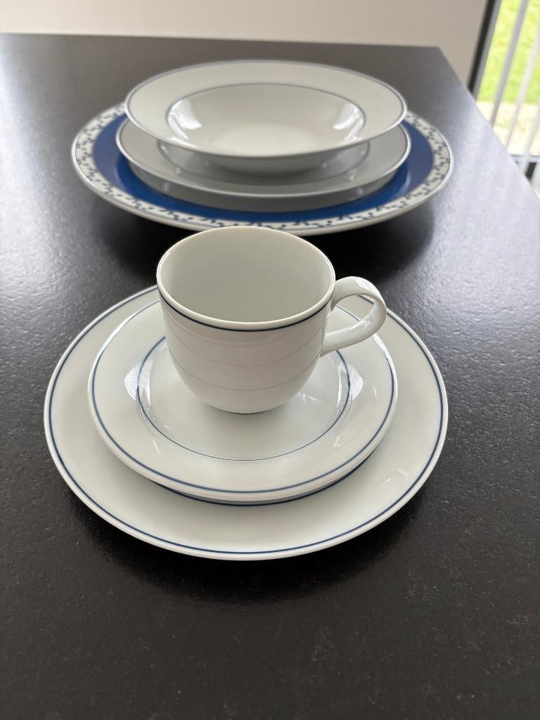 Onderzetborden-eetservies-koffieservies-soepkommen-ijscoupes, Enlèvement, Porcelaine, Assiettes(s)