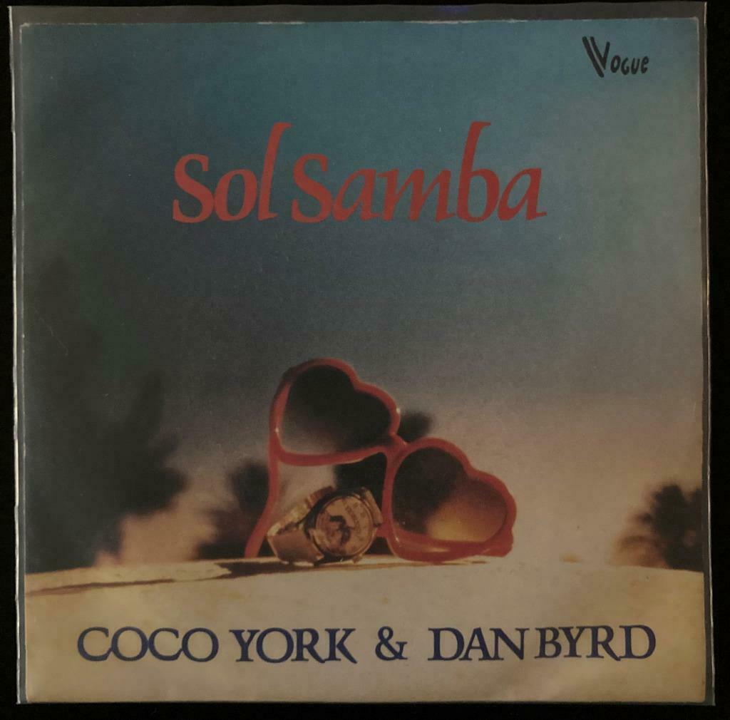 7" Coco York & Dan Byrd - Sol Samba (VOGUE 1984) VG+, Gebruikt, Verzenden, Wereldmuziek, 7 inch
