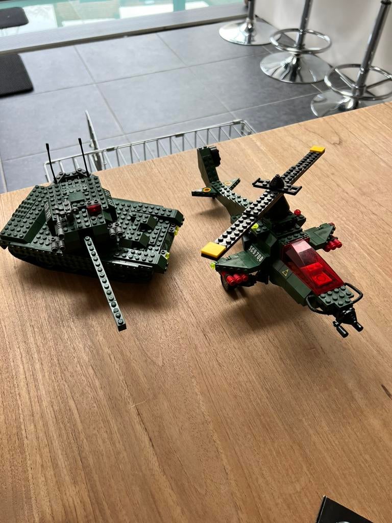 Lego air striker 9708 en combat tank 9707, Ophalen