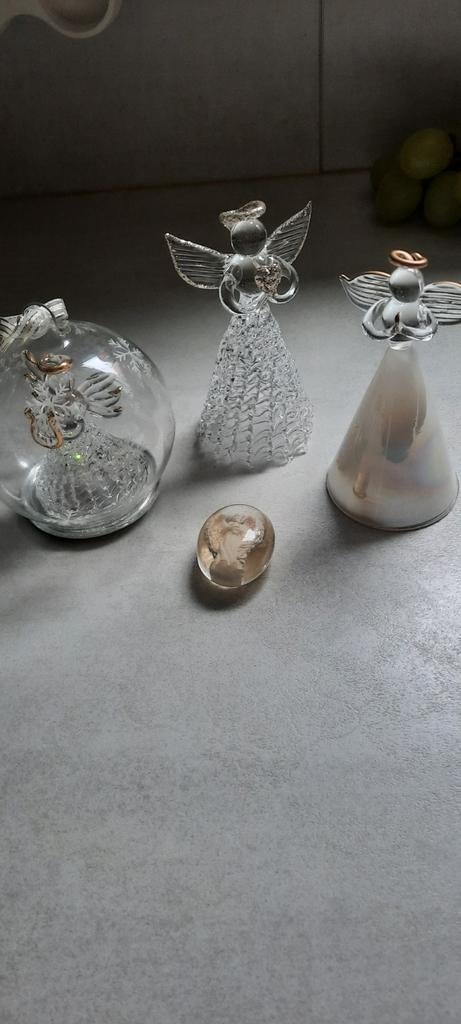 Anges en verre, Enlèvement ou Envoi