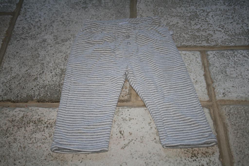 wit-grijs gestreepte lange broek Babyface maat 68, Kinderen en Baby's, Babykleding | Maat 68, Babyface, Broekje, Ophalen of Verzenden