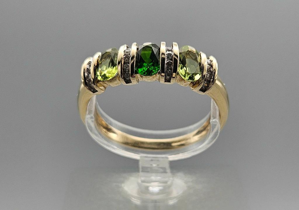 Gouden Vintage ring smaragd, peridot en diamant. 2024/266, Handtassen en Accessoires, Ringen, 20 of groter, Ophalen of Verzenden