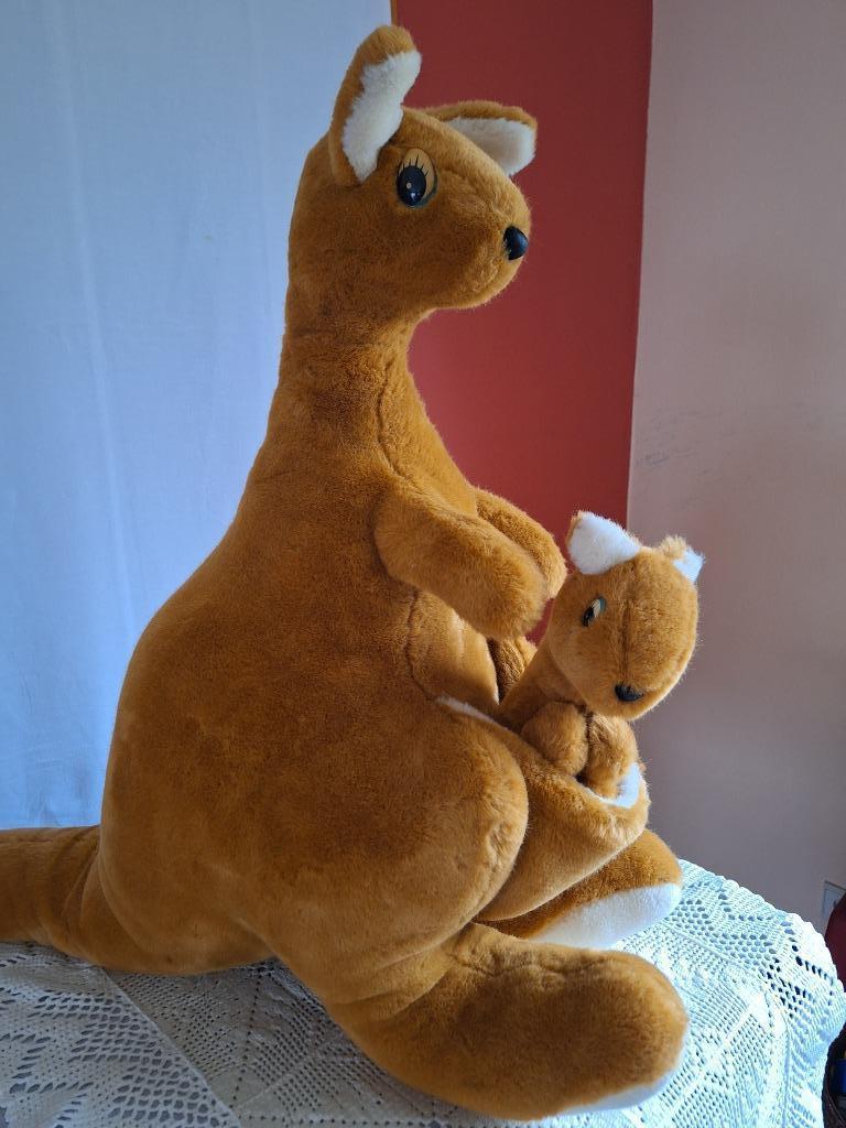 Kangourou géant 68 cm et son bébé comme neufs, Enlèvement ou Envoi, Comme neuf, Autres types