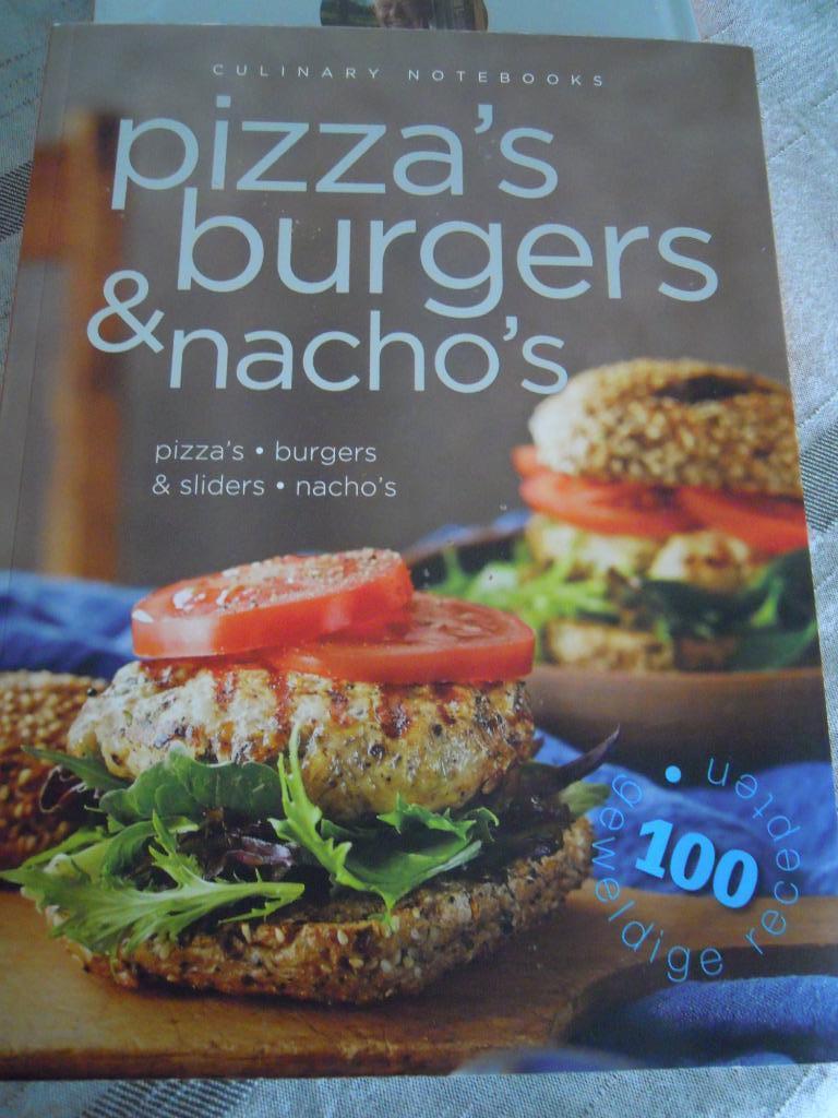 Pizza's, burgers & nacho's, Ophalen of Verzenden, Zo goed als nieuw, Culinary notebooks, Europa