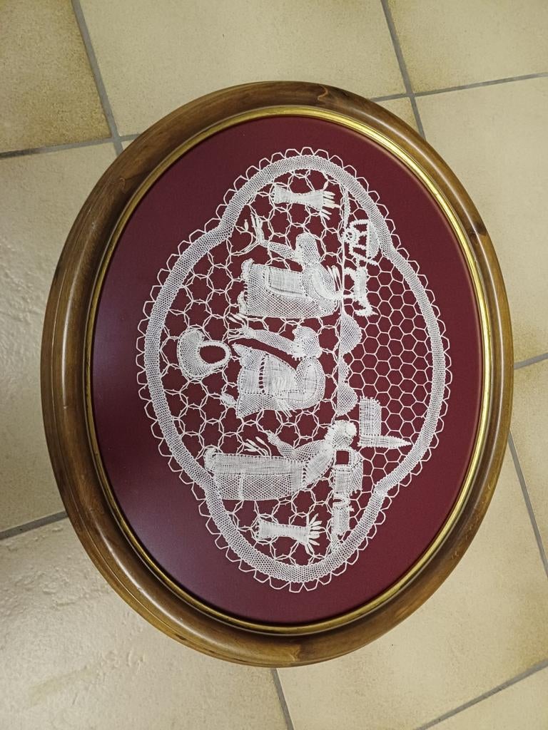 2 kaders mer kantkloswerk, Ophalen