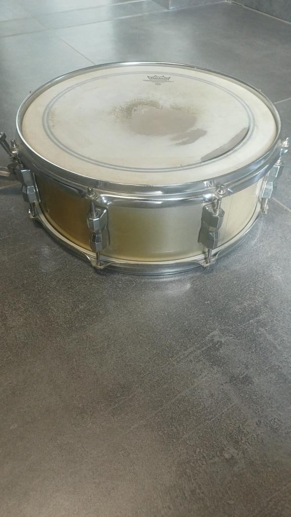 Vend caisse claire 37-38cm couleur doree, Musique & Instruments, Batteries & Percussions, Enlèvement, Utilisé