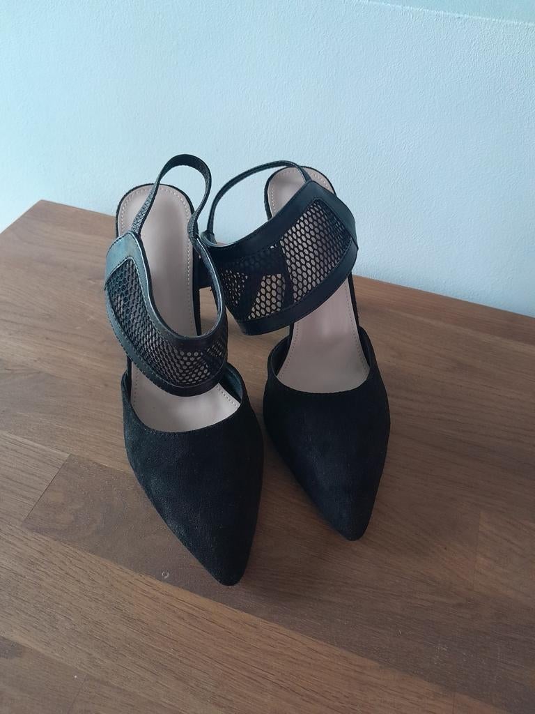 Escarpin noir pointure 40, Vêtements | Femmes, Chaussures, Enlèvement ou Envoi, Mano, Escarpins, Comme neuf