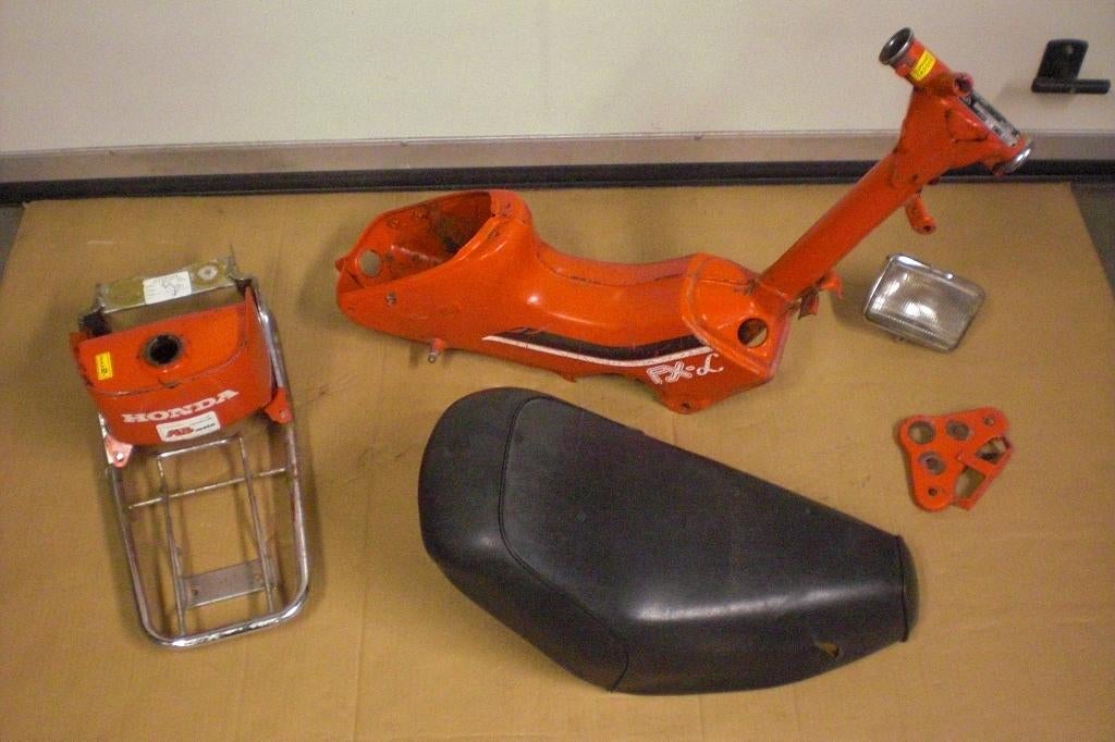 Honda PXL 50 lotje onderdelen (zadel is weg), Fietsen en Brommers, Ophalen, Gebruikt, Frame, Honda