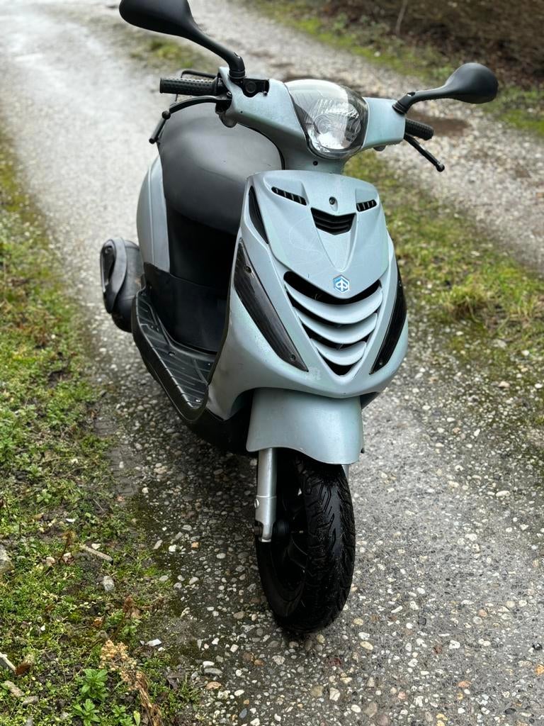 Piaggio zip 80 cc veel nieuwe onderdelen, Ophalen