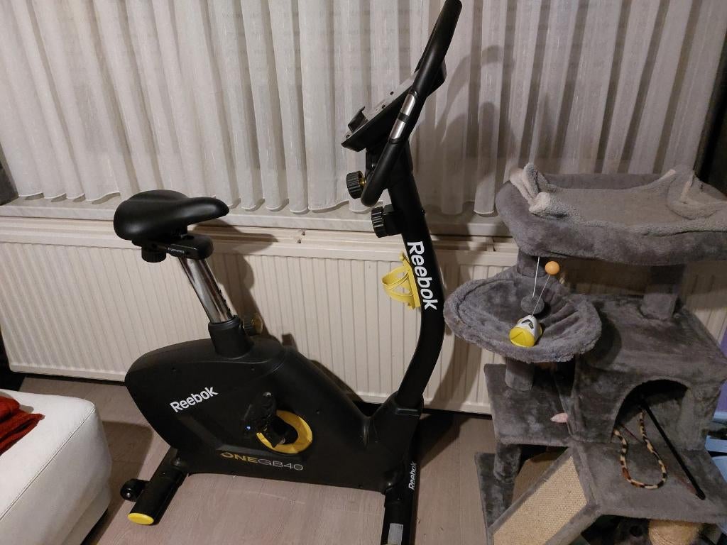 Hometrainer Reebok, Sport en Fitness, Fitnessapparatuur, Zo goed als nieuw, Hometrainer, Aluminium, Ophalen