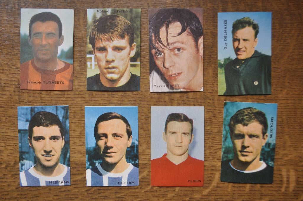 VICTORIA 8 PRENTJES VOETBALSPELERS, Enlèvement ou Envoi, Utilisé, Plusieurs images