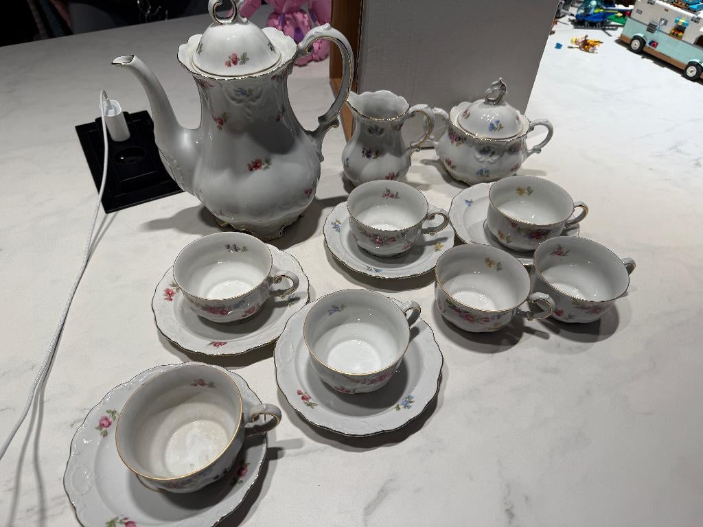 Servies met houden randje, Enlèvement, Utilisé, Tasse(s) et/ou soucoupe(s)
