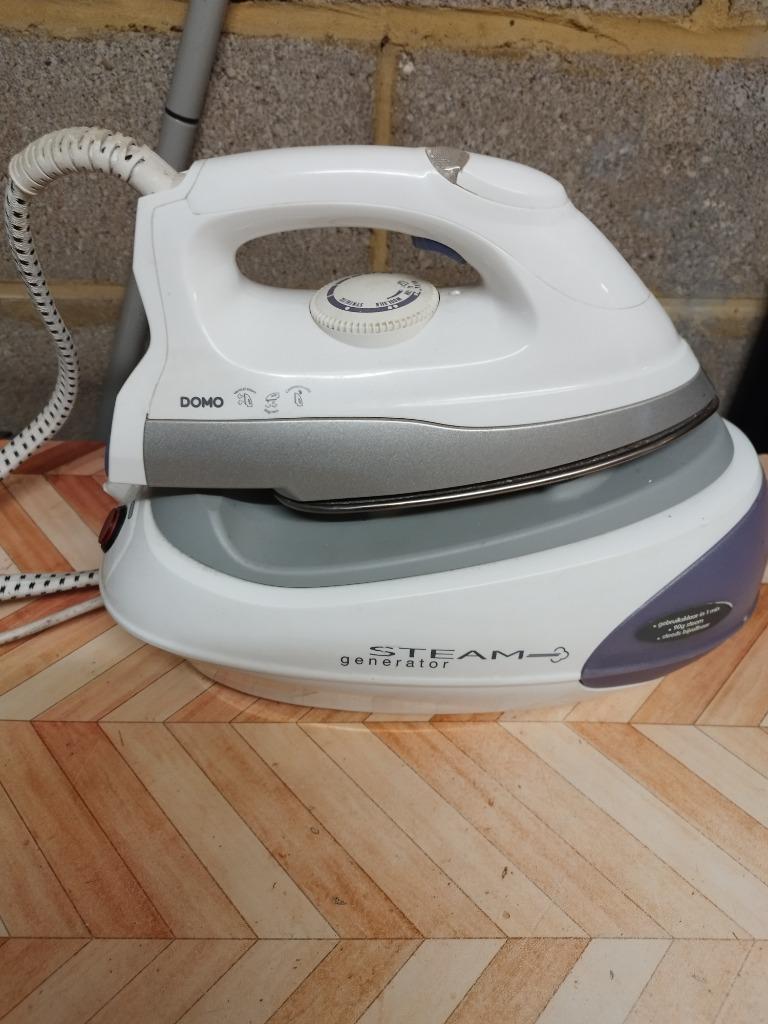 Centrale Vapeur DOMO, Enlèvement, Utilisé, Fer à repasser avec cordon