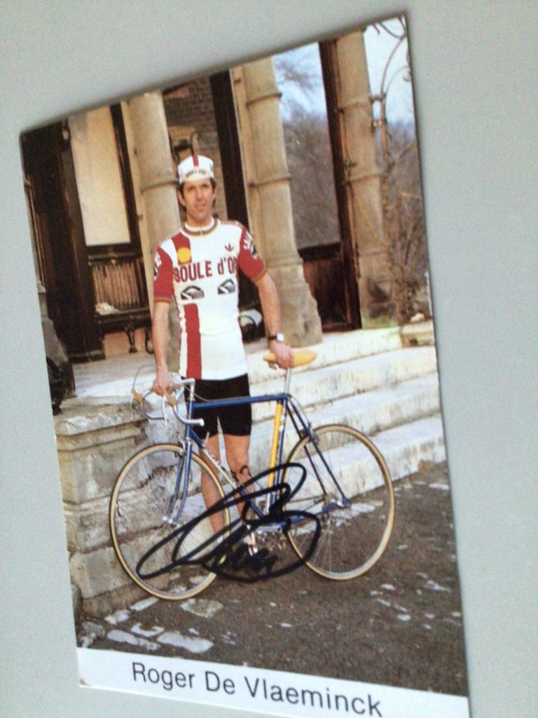 Wielerkaart 1980 team colnago roger de vlaeminck signe, Sports & Fitness, Cyclisme, Envoi