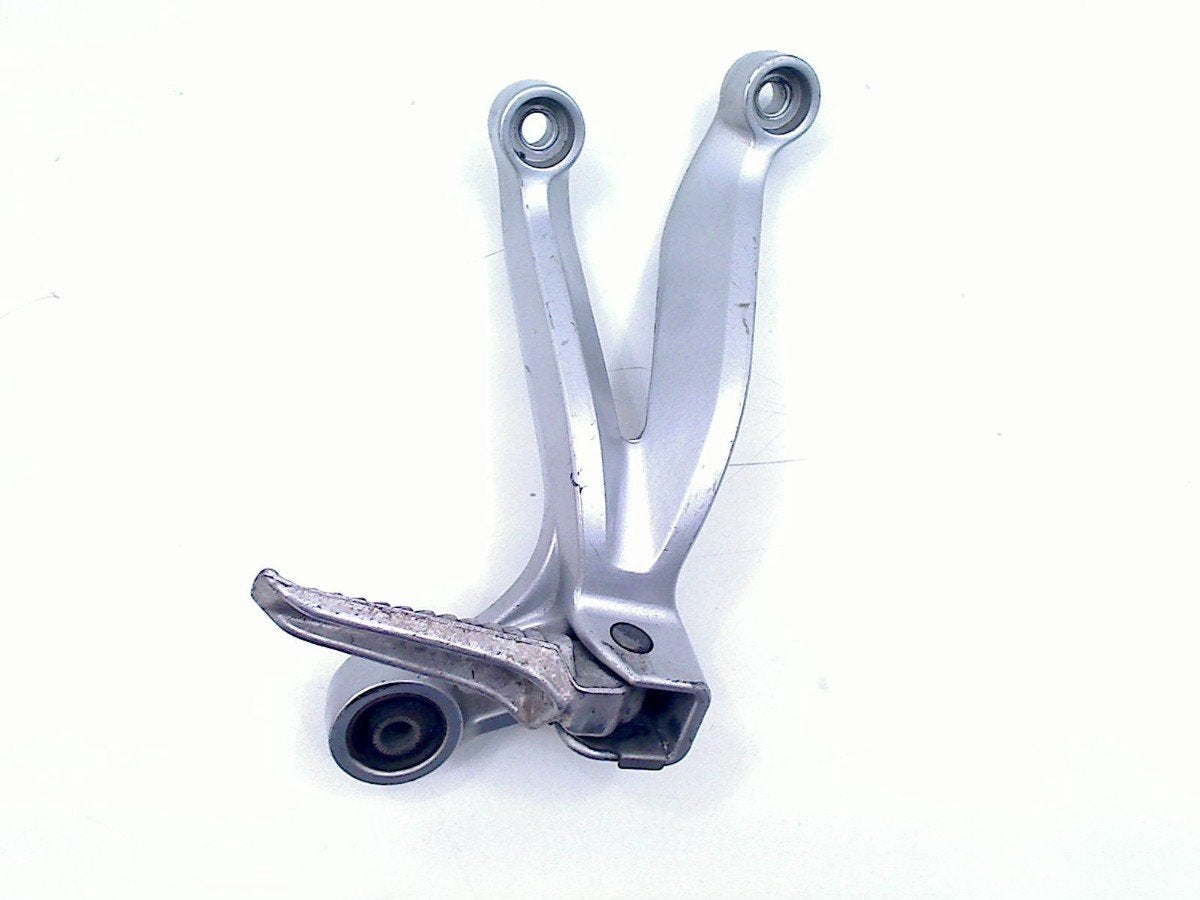 REPOSE PIEDS SUPPORT ARRIÈRE DROIT Suzuki, Motos, Dhr. S. di Majo, Utilisé, Info@cama-motorparts.nl, P.J. Troelstraweg 8 8
3144 CX  MAASSLUIS, NL