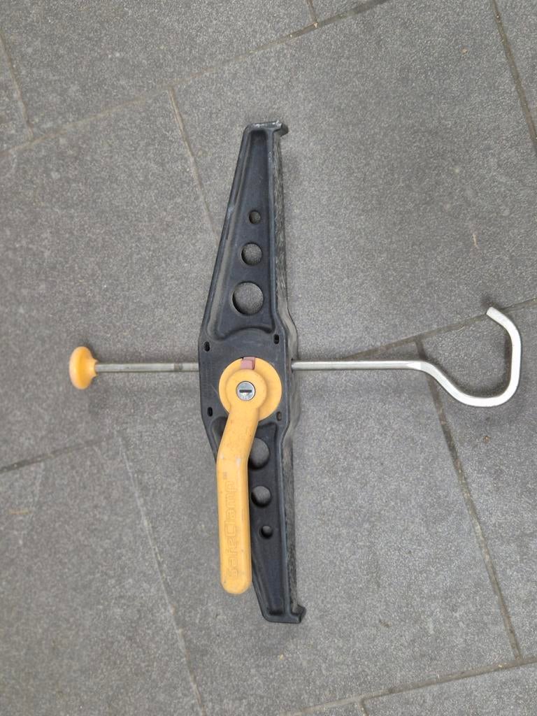Ladderklem Rhino, Ophalen