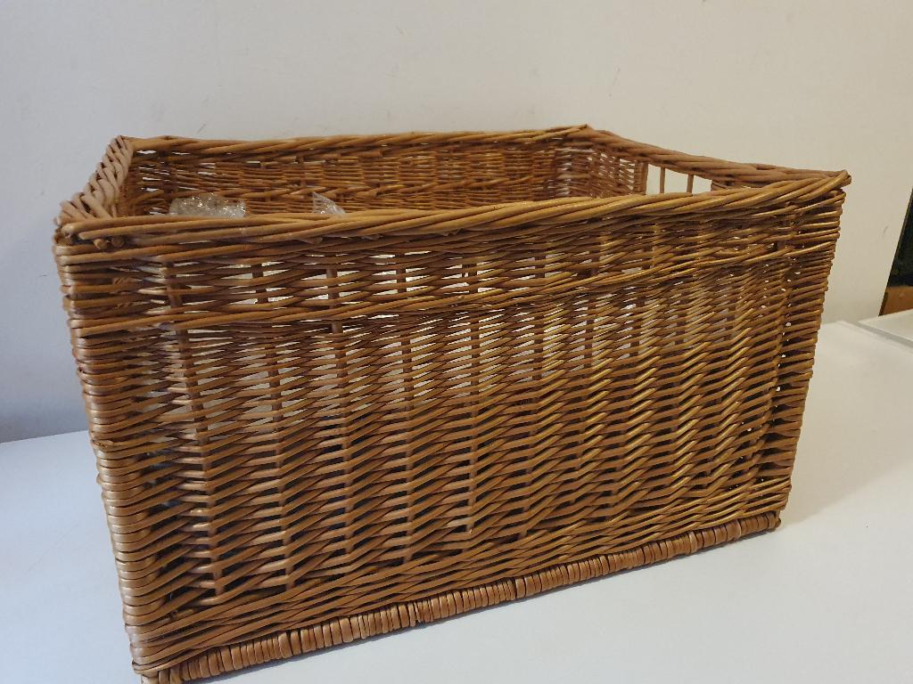 Grote rieten mand 55x40x30cm zeer stevig, Huis en Inrichting, Woonaccessoires | Schalen en Manden, Ophalen, Mand, Zo goed als nieuw