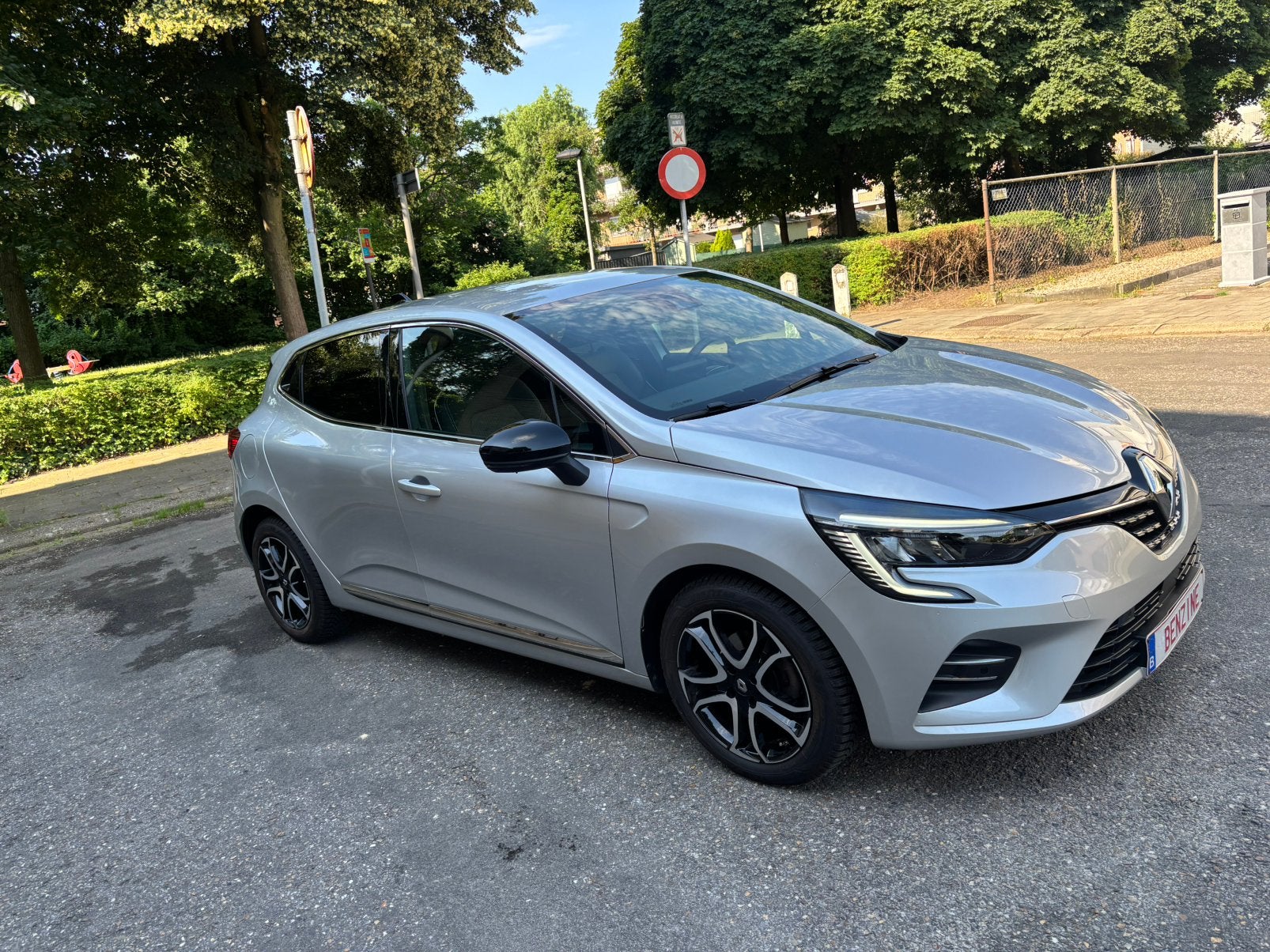 Renault Clio 1.0 benz 15.600km 2023 Carplay garantie, Autos, Achat, Euro 6, Entreprise, Garantie prolongée