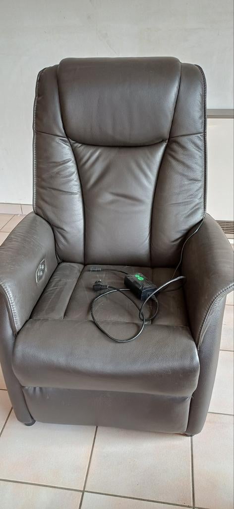 Relaxzetel leder electrisch, Ophalen