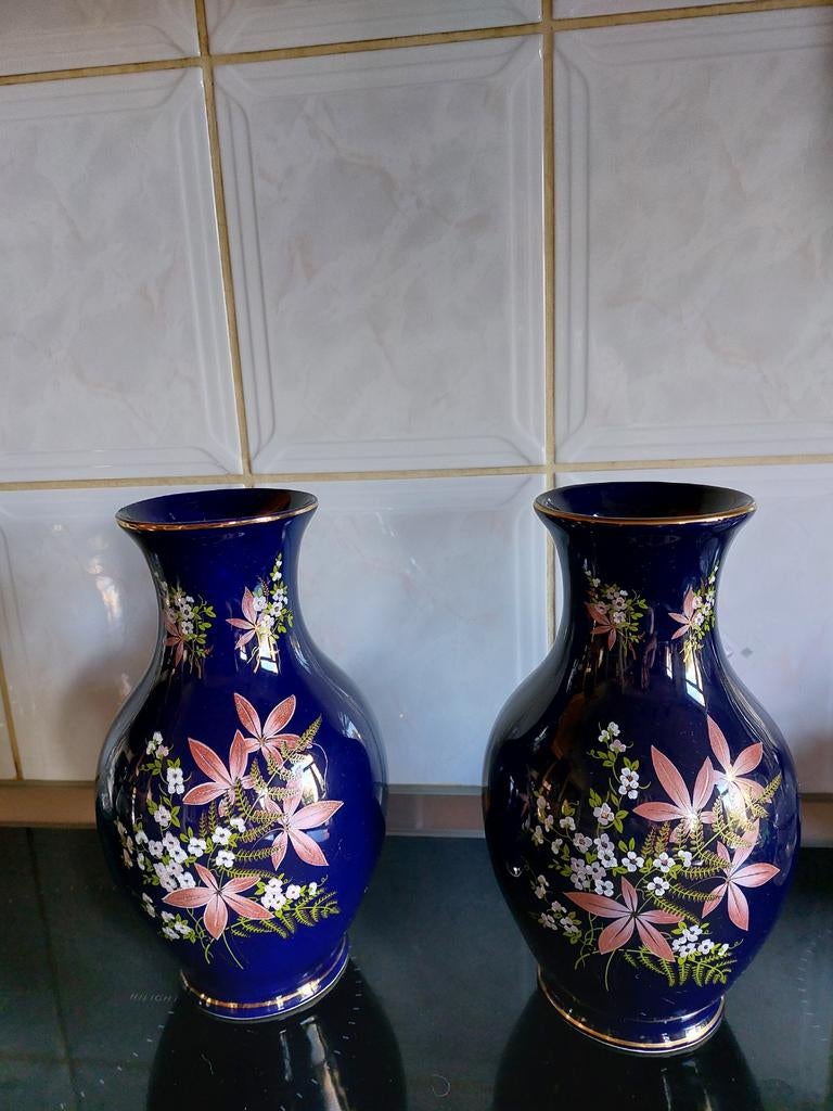 Vases deux pièces Une pièce bleue, une pièce noire la pièce, Ophalen