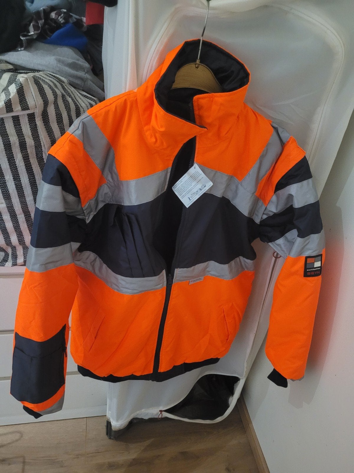 Veste de travail, Enlèvement