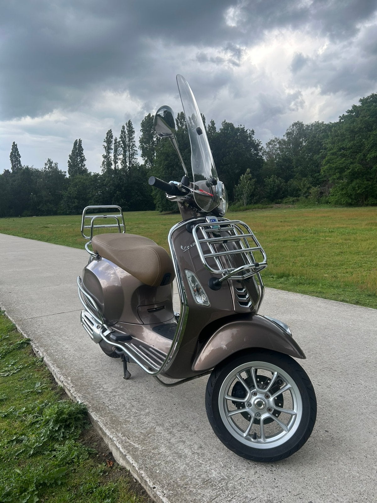 Piaggo Vespa A klasse 2018 Full option Lage kms, Ophalen, Zo goed als nieuw