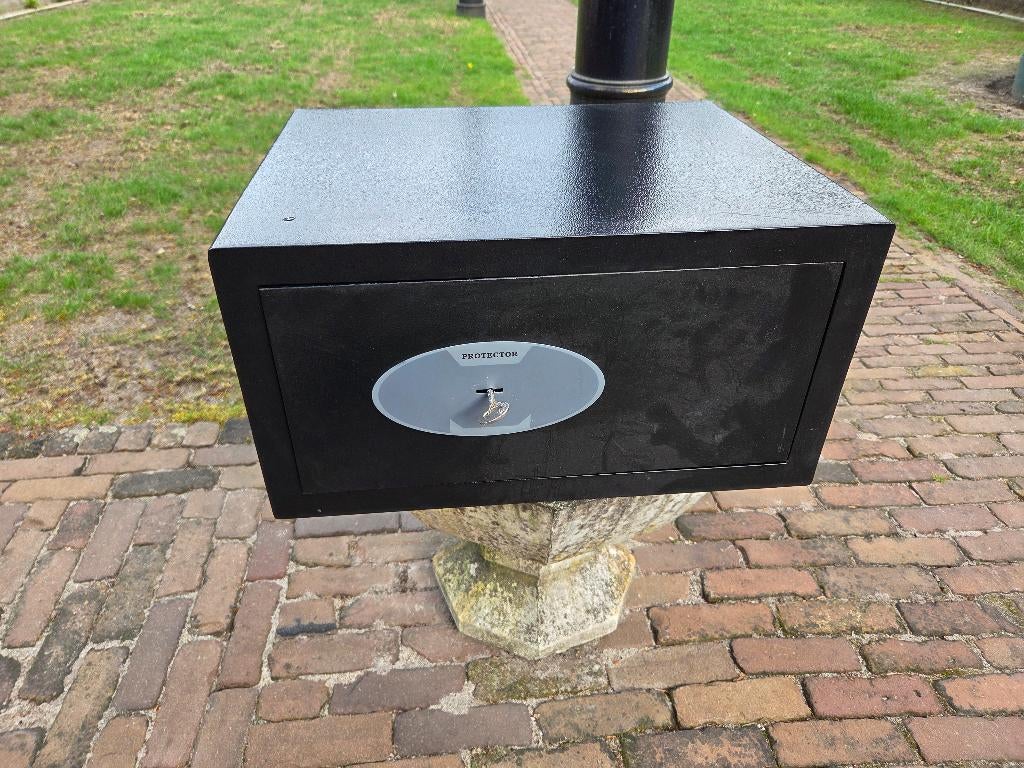 Auto/ camper Kluis,, Ophalen, Zo goed als nieuw