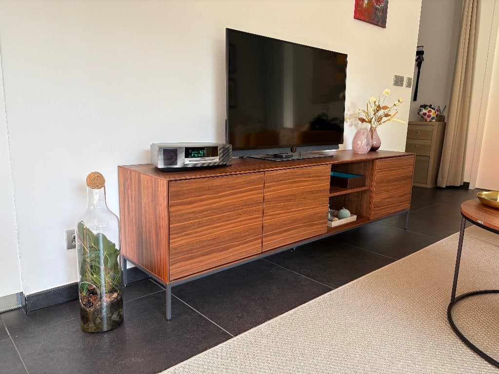 Lage tv kast, Ophalen, Overige materialen, 150 tot 200 cm, Zo goed als nieuw