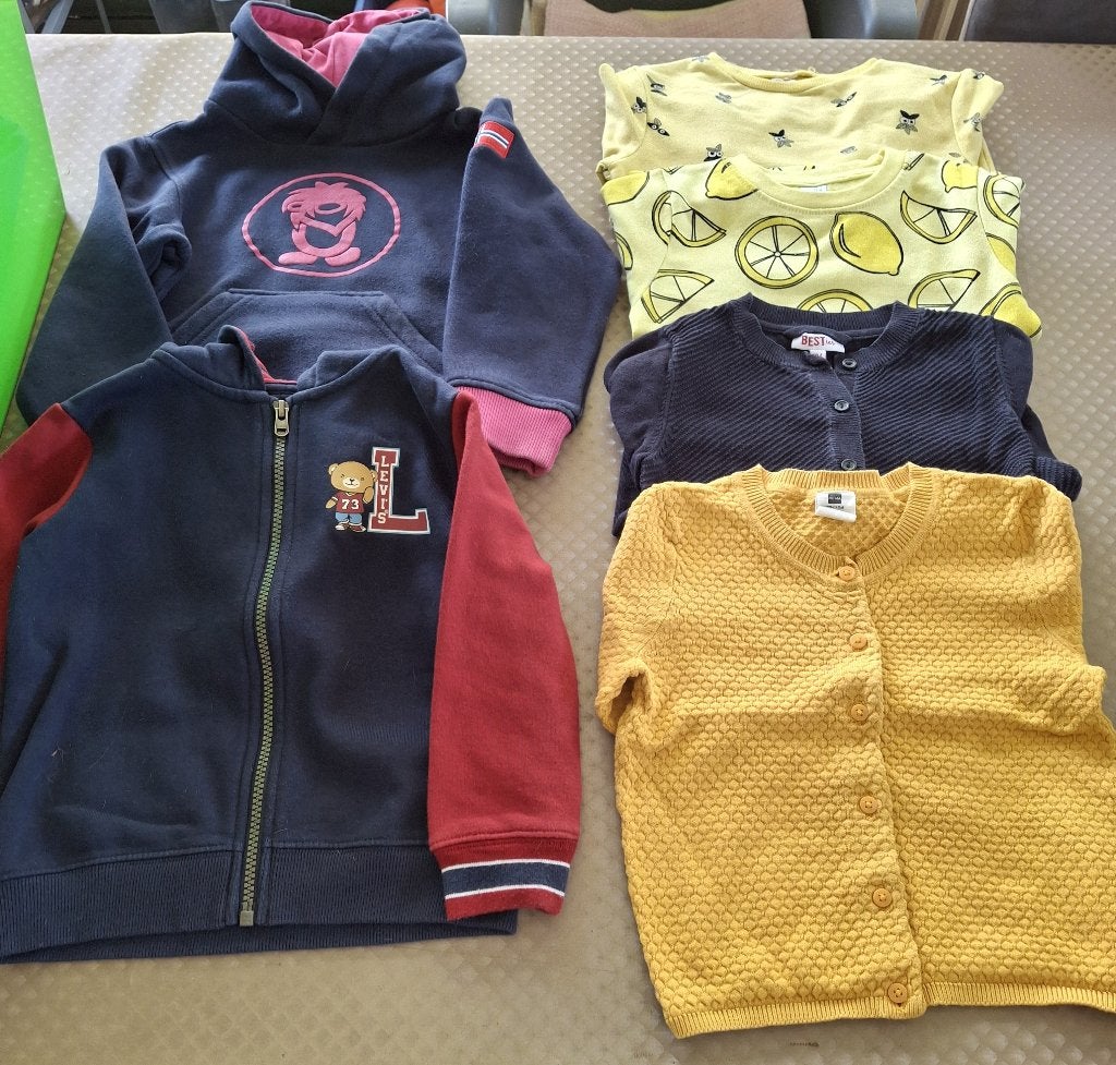 kleding maat 98 en 104, Enfants & Bébés, Enlèvement