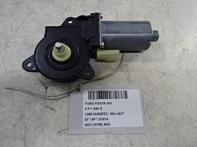 MOTEUR LEVE VITRE ELECTRIQUE AVANT DROIT Fiesta 5 (JD / JH), Utilisé, Droite, Ford