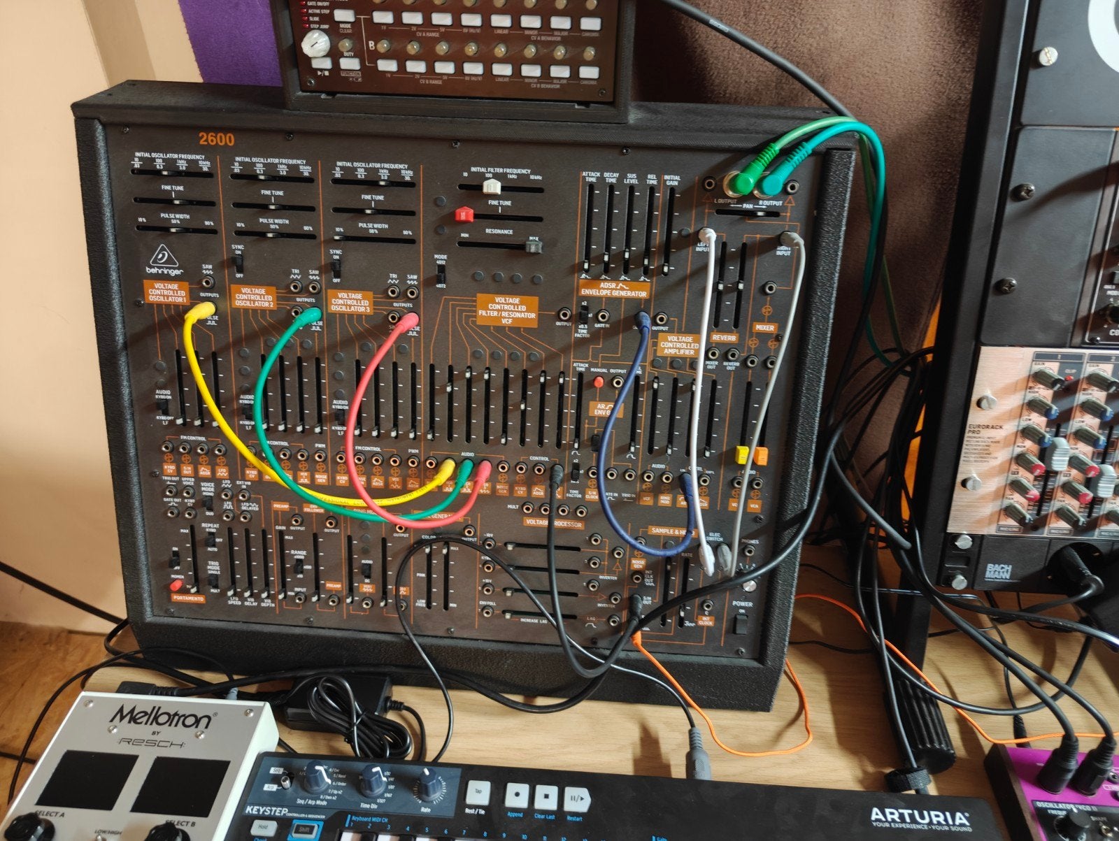 Behringer 2600 + Korg SQ-1, Muziek en Instrumenten, Synthesizers, Ophalen, Zo goed als nieuw