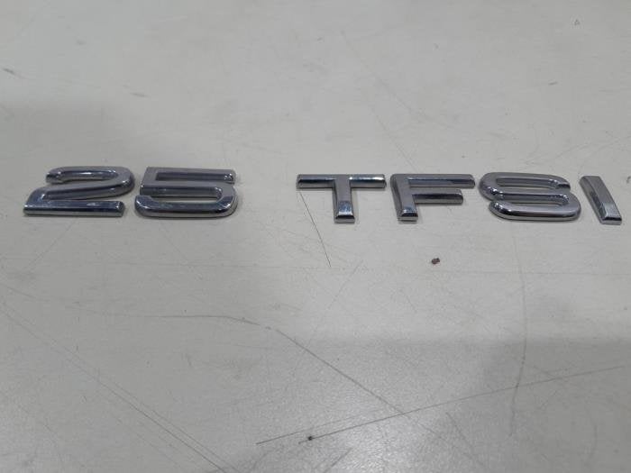 Embleem van een Audi A1, Auto-onderdelen, Carrosserie, Audi, Gebruikt, 3 maanden garantie, Ophalen of Verzenden